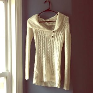 White sweater longsleeve